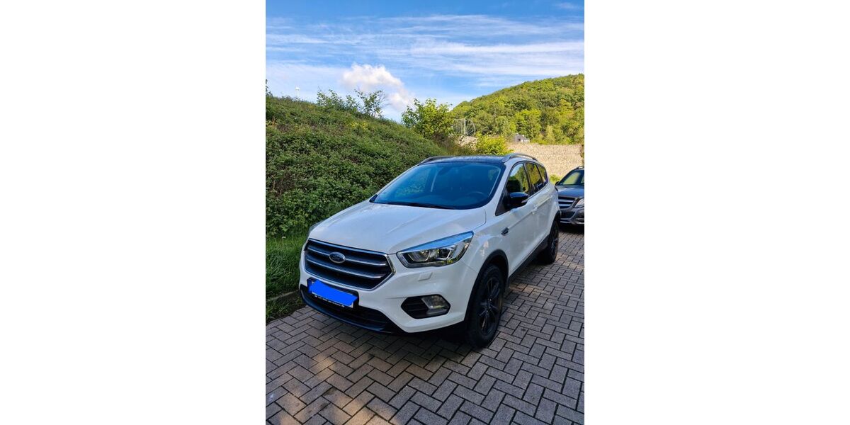 Ford Kuga 77.300 km 11.990 &euro; Hagen 58095