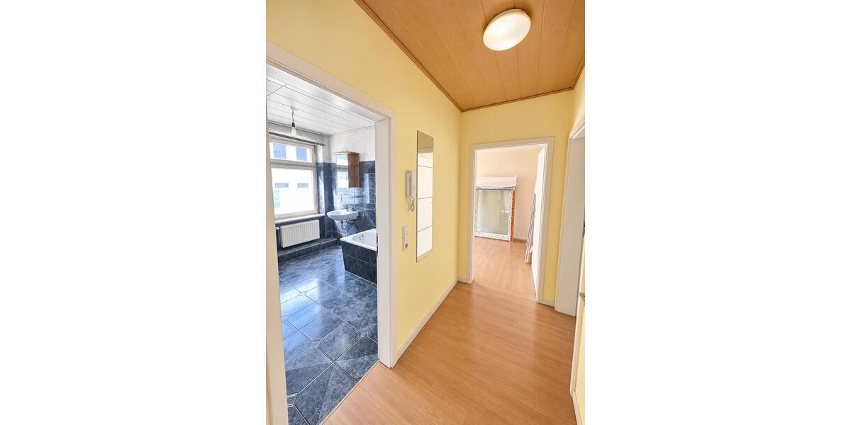 Dachgeschoßwohnung Werdohl - 1 Zimmer, 38 m&sup2;, 300&euro; | Angebot:27570477
