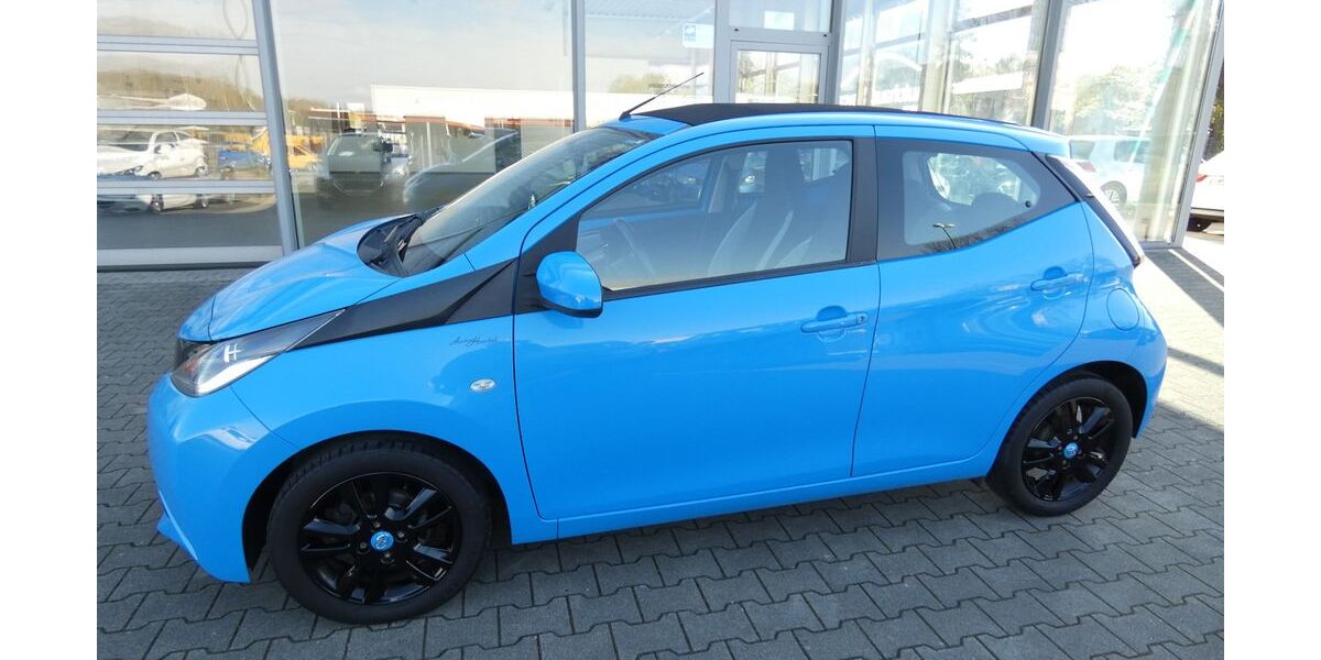 Toyota Aygo (X) 68.000 km 7.990 &euro; Bergkamen 59192
