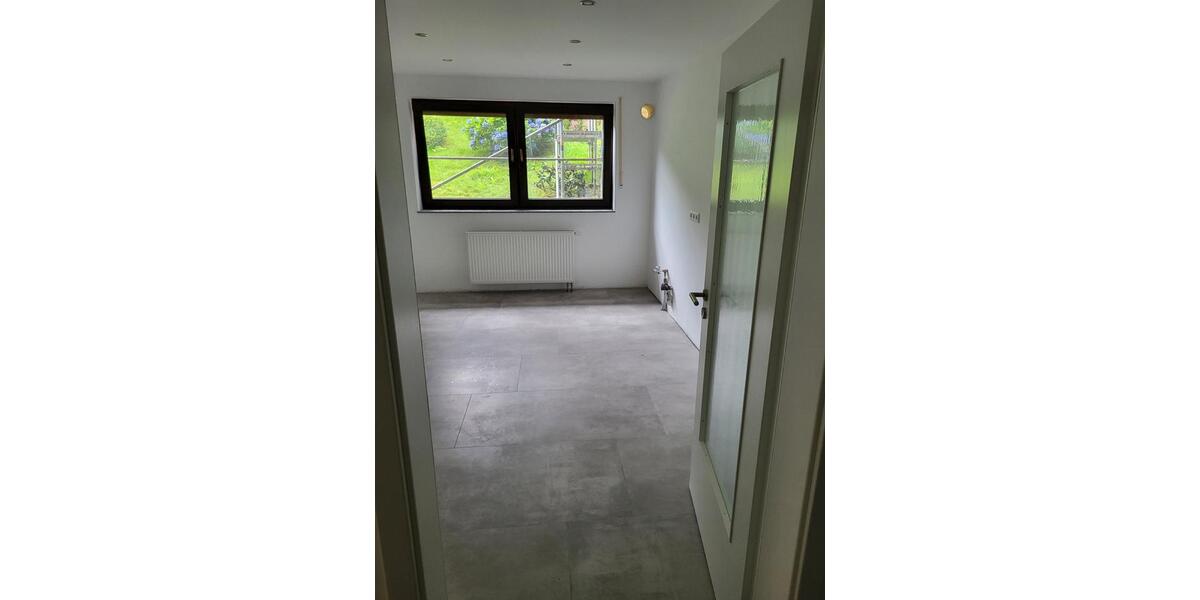 Hochparterre Ennepetal - 8 Zimmer, 169 m&sup2;, 1.450&euro; | Angebot:27621139