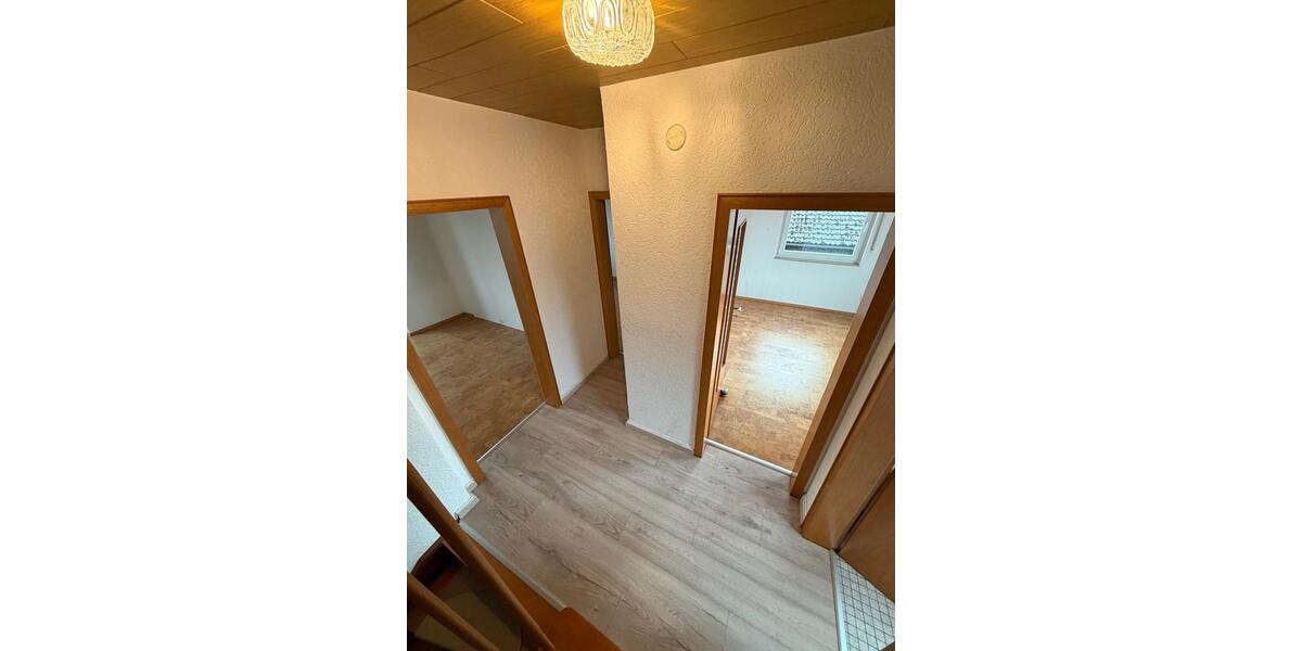 Doppelhaushälfte Bergkamen - 5.5 Zimmer, 94 m&sup2;, 1.090&euro; | Angebot:25982312