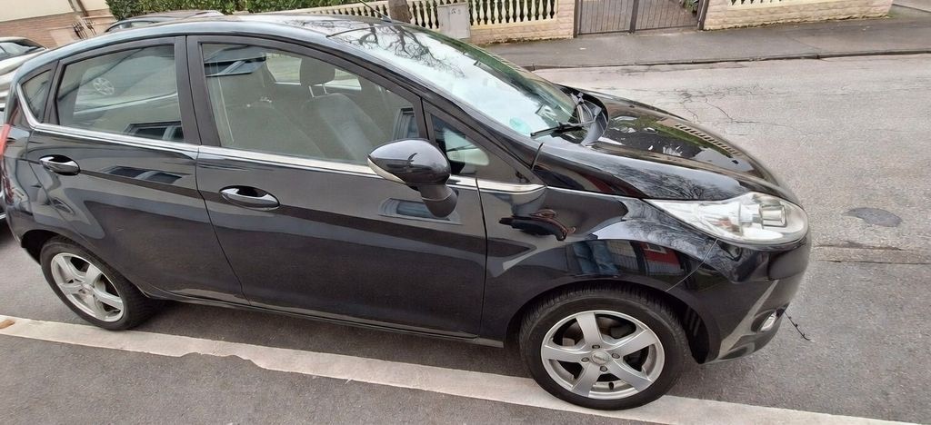 Ford Fiesta 61.600 km 5.250 &euro; Hemer 58675