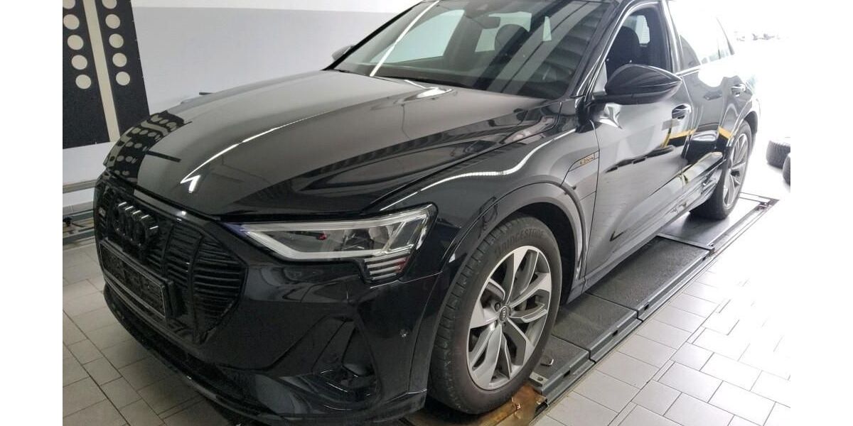 Audi e-tron 29.739 km 31.870 &euro; Hagen 58091