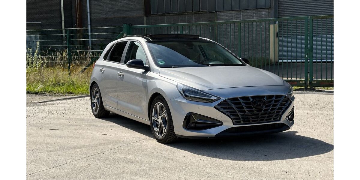 Hyundai i30 98.000 km 17.290 &euro; Hattingen 45529