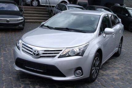 Toyota Avensis 54.000 km 11.899 &euro; Lünen 44532