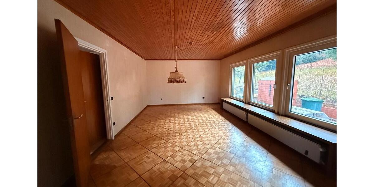 Einfamilienhaus Witten Rüdinghausen - 7 Zimmer, 140 m&sup2;, 430.000&euro; | Angebot:24090504