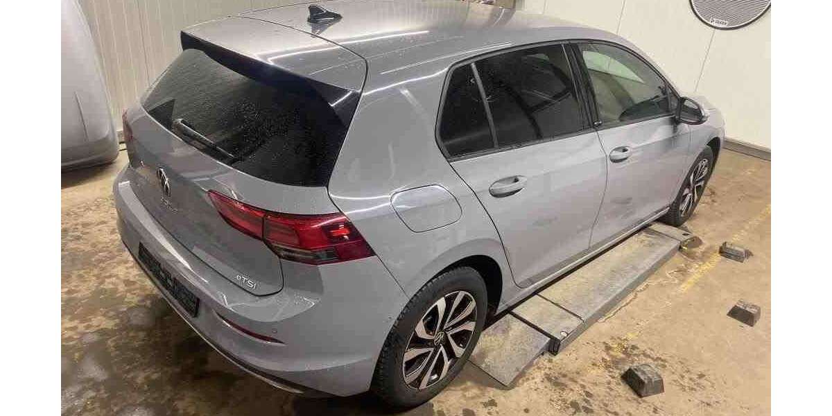 VW Golf Active 1.5 TSI DSG NAVI KAMERA ACC ALU APS SI 137.121 km 17.488 &euro; Bergkamen 59192