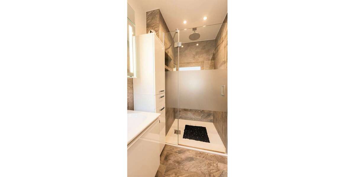 Modernisiertes Reihenhaus mit Wellnessbad, Gäste-WC, Keller & 248 m² Grundstück - Reihenmittelhaus Bönen | Angebot:27671909