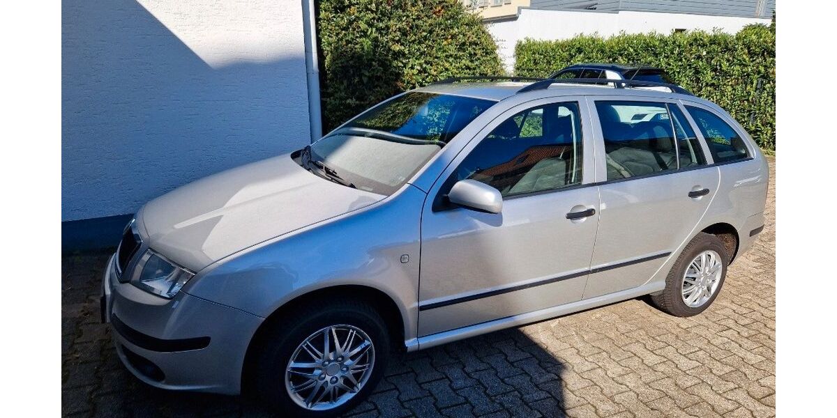 Skoda Fabia 98.469 km 2.400 &euro; Sprockhövel 45549