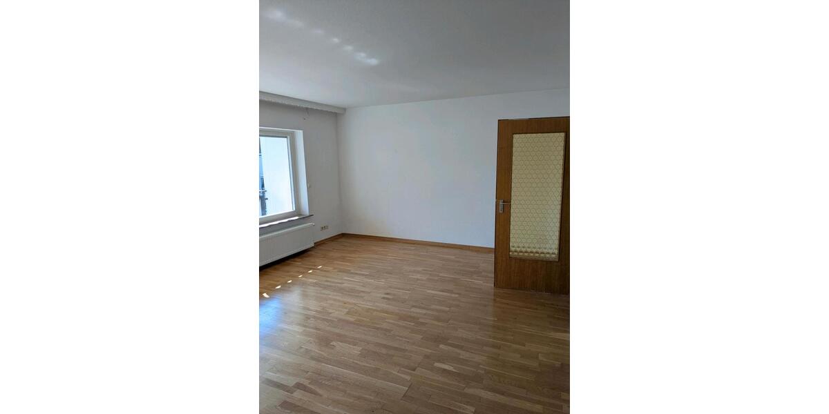 Reihenhaus Lüdenscheid Staberg - 8 Zimmer, 140 m&sup2;, 280.000&euro; | Angebot:25612977