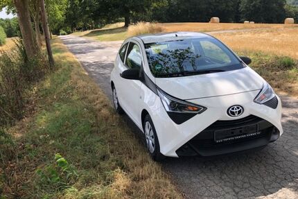 Toyota Aygo (X) 94.000 km 5.900 &euro; Holzwickede 59439