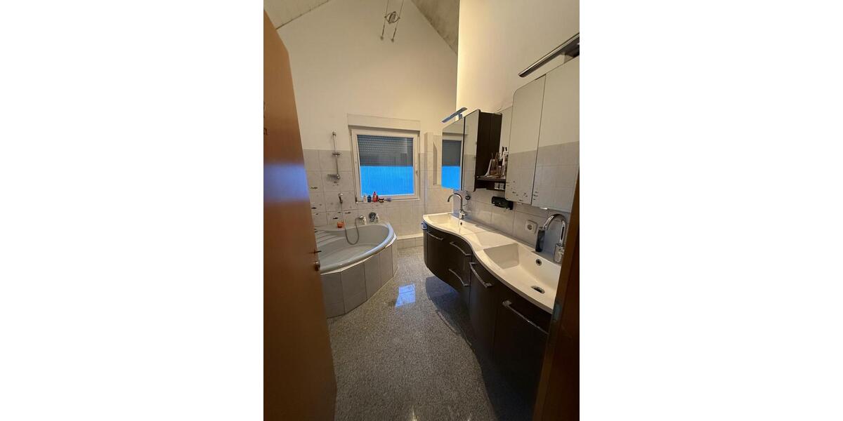 Reihenhaus Bochum Günnigfeld - 8 Zimmer, 225 m&sup2;, 610.000&euro; | Angebot:25793020