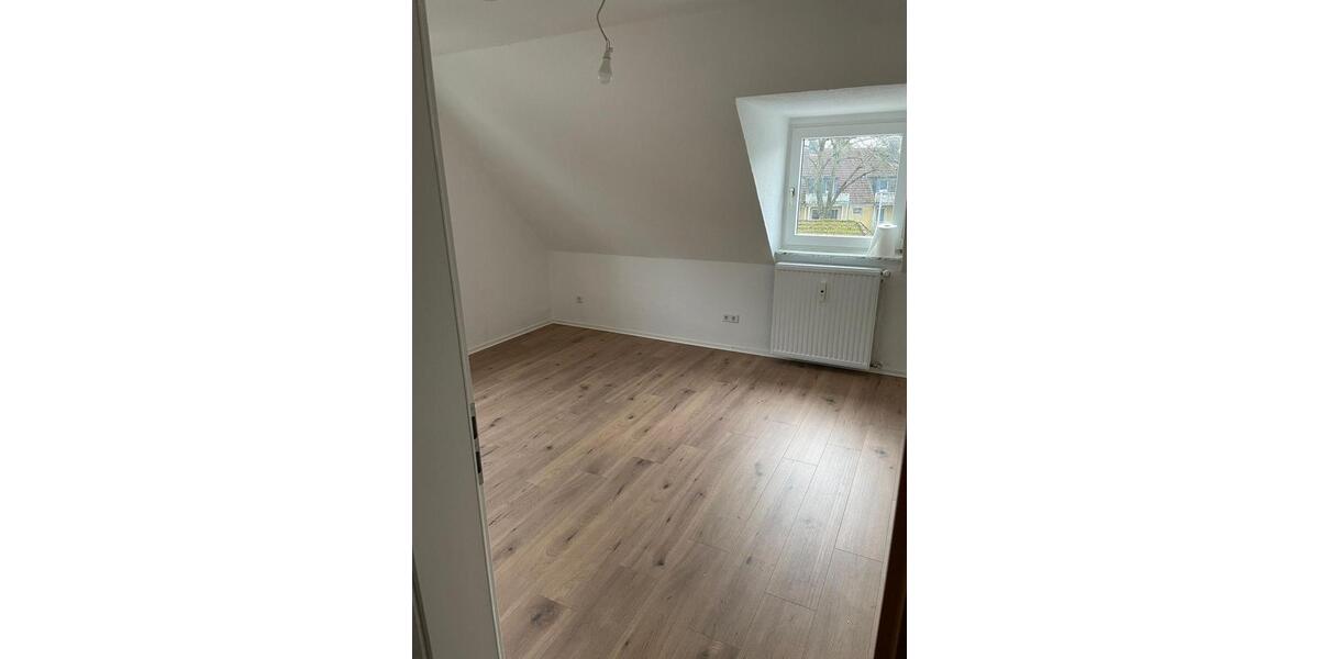 Dachgeschoßwohnung Herne Sodingen - 1.5 Zimmer, 40 m&sup2;, 330&euro; | Angebot:26623792