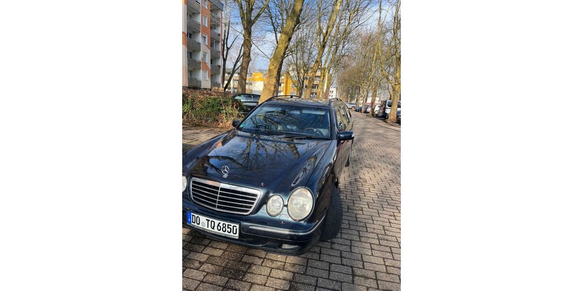 Mercedes-Benz E 220 222.000 km 4.250 &euro; Dortmund 44357