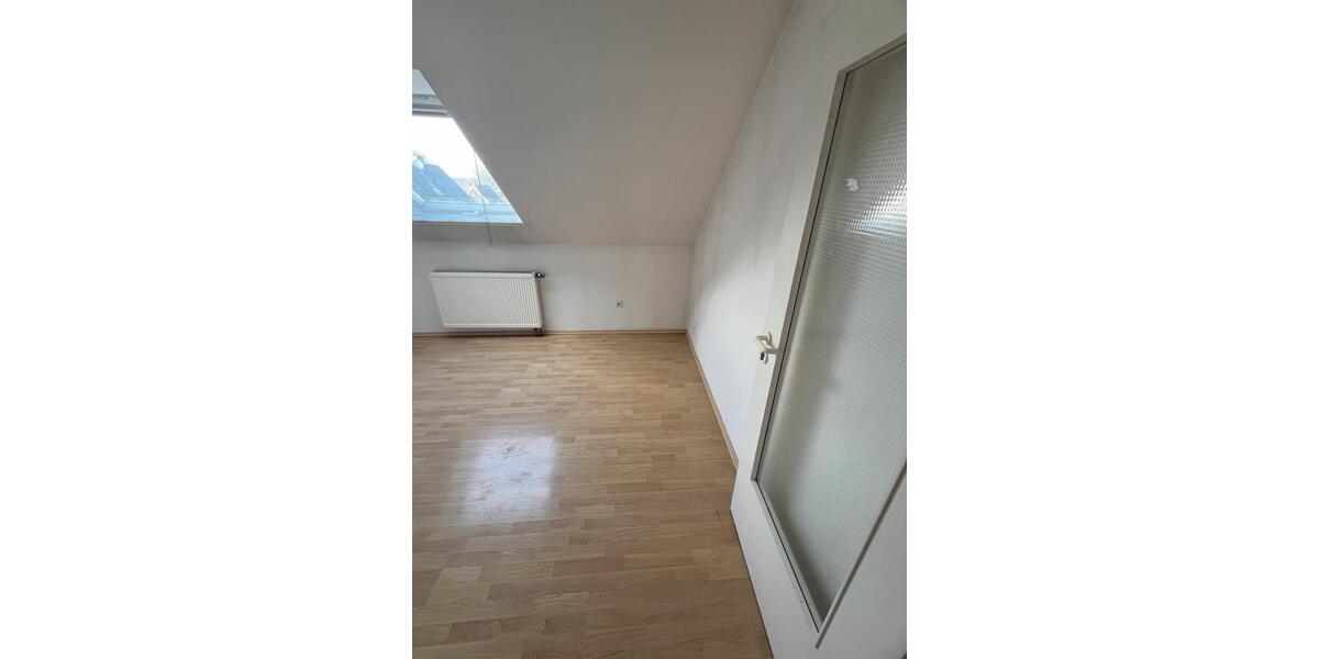 Dachgeschoßwohnung Dortmund Brackel - 3 Zimmer, 65 m&sup2;, 650&euro; | Angebot:25660322