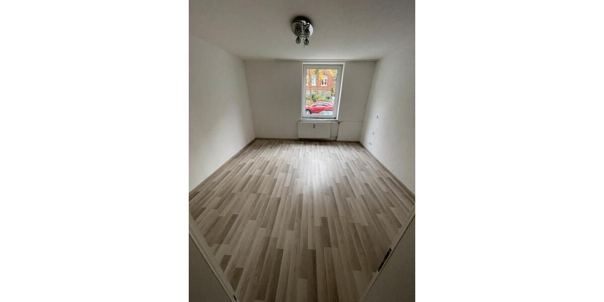 Erdgeschoßwohnung Schwelm - 3 Zimmer, 90 m&sup2;, 1.250&euro; | Angebot:25924150