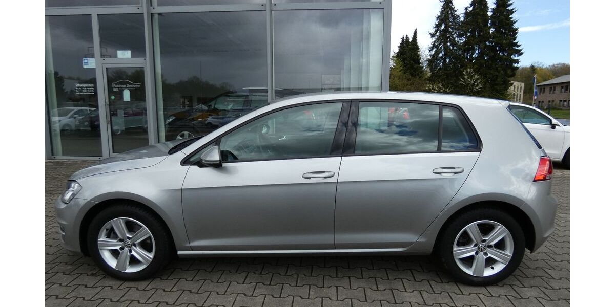 VW Golf 24.000 km 11.599 &euro; Bergkamen 59192