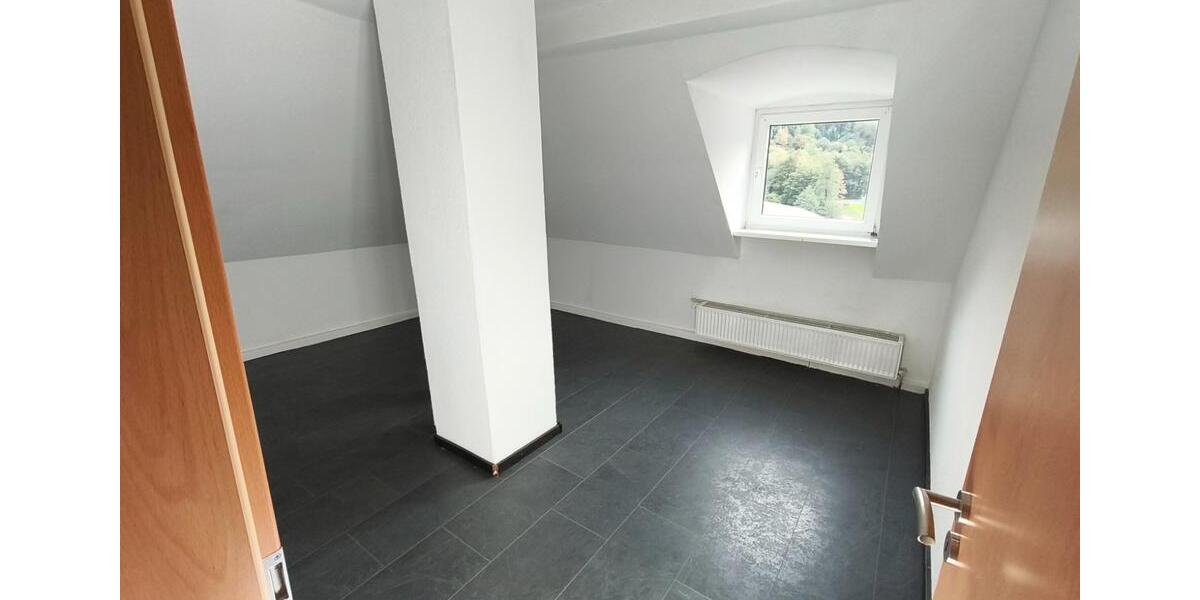 Dachgeschoßwohnung Werdohl - 5 Zimmer, 122 m&sup2;, 793&euro; | Angebot:27613477