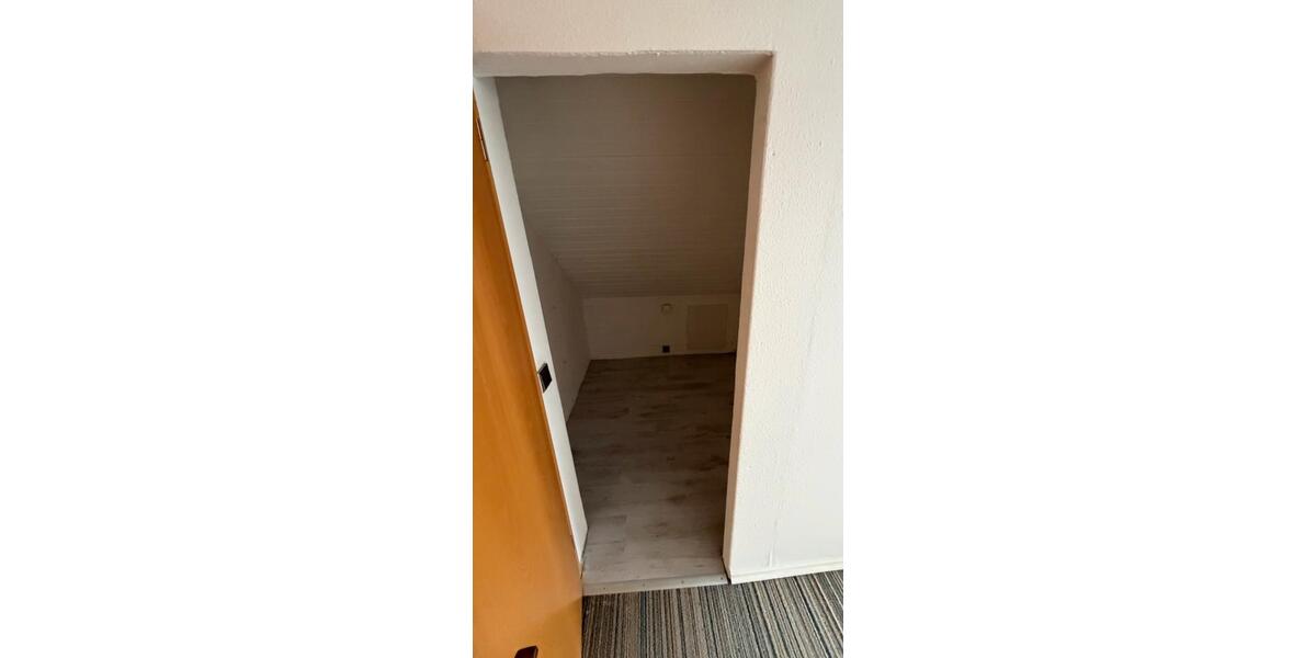 Dachgeschoßwohnung Lüdenscheid - 3 Zimmer, 105 m&sup2;, 695&euro; | Angebot:25978313