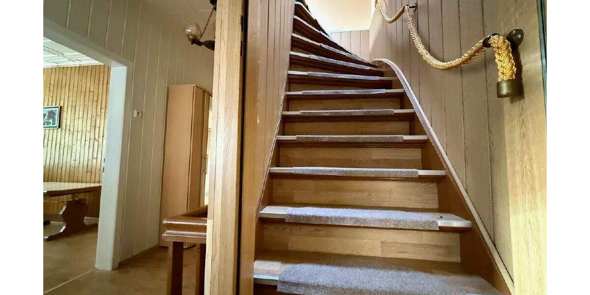 Einfamilienhaus Menden Mitte - 6 Zimmer, 169 m&sup2;, 210.000&euro; | Angebot:25706735