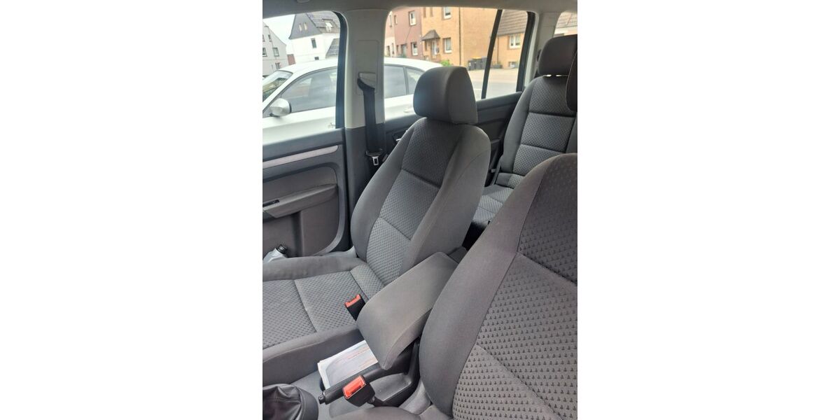 VW Touran 187.000 km 2.300 &euro; Bergkamen 59192