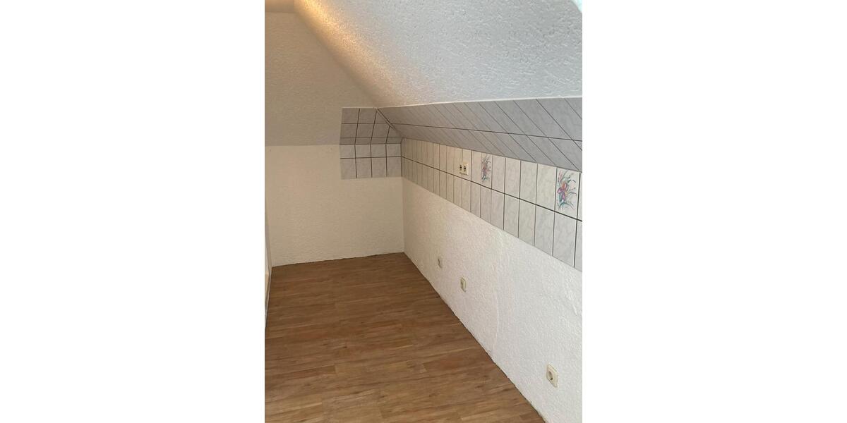 Dachgeschoßwohnung Iserlohn Sümmern - 2.5 Zimmer, 57 m&sup2;, 390&euro; | Angebot:26580747