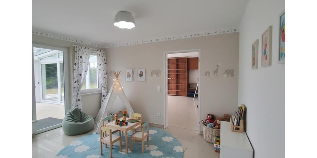 Erdgeschoßwohnung Iserlohn - 5 Zimmer, 180 m&sup2;, 1.600&euro; | Angebot:24791702