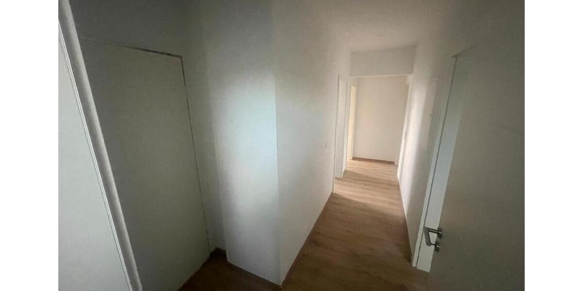 Dachgeschoßwohnung Bochum Bochum-Mitte - 3 Zimmer, 60 m&sup2;, 650&euro; | Angebot:25294053