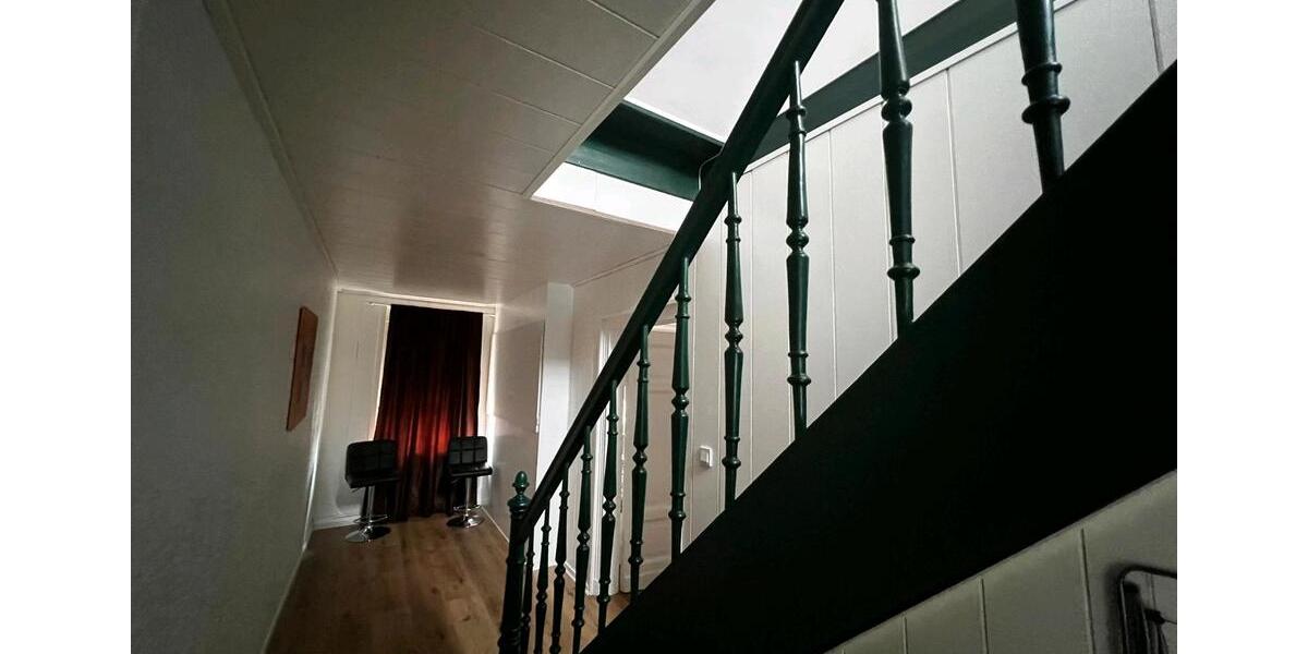 Etagenwohnung Lünen Alstedde - 6 Zimmer, 200 m&sup2;, 20&euro; | Angebot:26618962